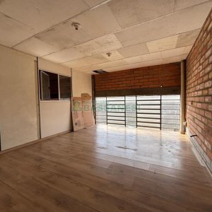 Pavilhão com 330m², no bairro Esplanada em Caxias do Sul para Alugar