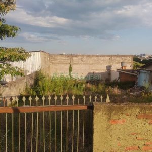 Terreno com 357m², no bairro Cidade Nova em Caxias do Sul para Comprar