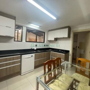 Apartamento com 144m², 3 dormitórios, 2 vagas, no bairro São Pelegrino em Caxias do Sul para Comprar