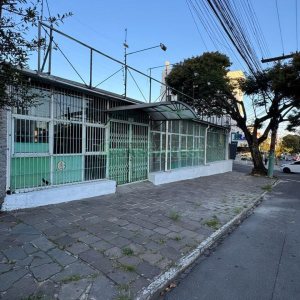 Loja com 594m², no bairro Pio X em Caxias do Sul para Alugar ou Comprar