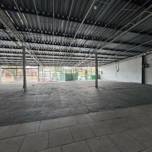 Loja com 594m², no bairro Pio X em Caxias do Sul para Alugar ou Comprar