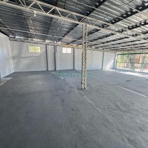 Loja com 594m², no bairro Pio X em Caxias do Sul para Alugar ou Comprar