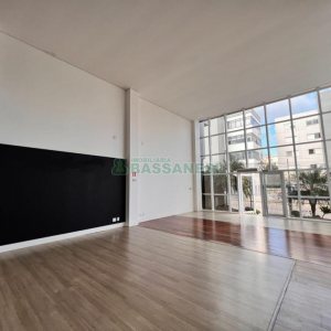 Loja com 505m², no bairro Pio X em Caxias do Sul para Alugar