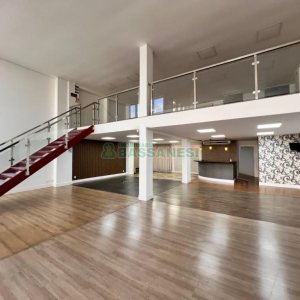 Loja com 505m², no bairro Pio X em Caxias do Sul para Alugar