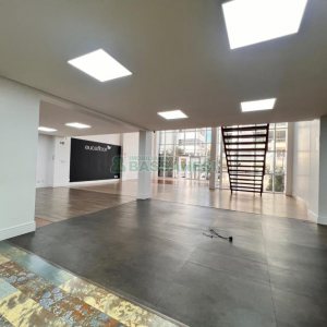 Loja com 505m², no bairro Pio X em Caxias do Sul para Alugar