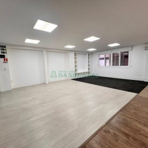 Loja com 505m², no bairro Pio X em Caxias do Sul para Alugar