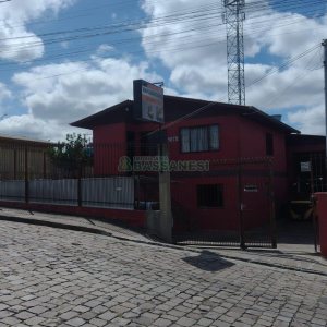 Casa com 140m², 3 dormitórios, -3 vaga, no bairro Centenário em Caxias do Sul para Comprar