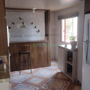 Casa com 140m², 3 dormitórios, -3 vaga, no bairro Centenário em Caxias do Sul para Comprar