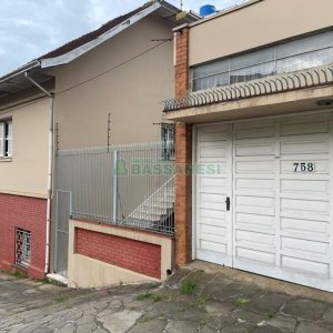 Casa Comercial com 300m², no bairro Centro em Caxias do Sul para Comprar