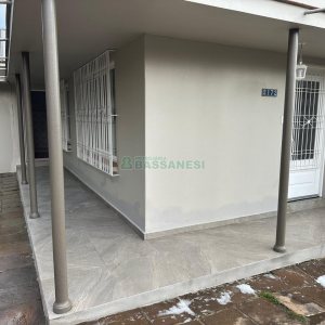 Casa com 220m², 4 dormitórios, 2 vagas, no bairro Kayser em Caxias do Sul para Comprar