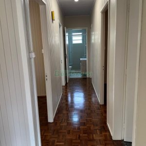 Casa com 220m², 4 dormitórios, 2 vagas, no bairro Kayser em Caxias do Sul para Comprar