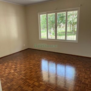 Casa com 220m², 4 dormitórios, 2 vagas, no bairro Kayser em Caxias do Sul para Comprar