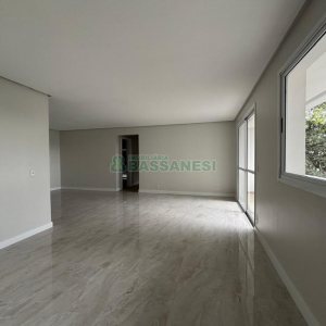 Apartamento com 133m², 3 dormitórios, 1 vaga, no bairro Madureira em Caxias do Sul para Alugar