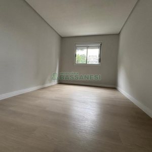 Apartamento com 133m², 3 dormitórios, 1 vaga, no bairro Madureira em Caxias do Sul para Alugar