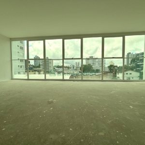 Sala com 41m², 1 vaga, no bairro Lourdes em Caxias do Sul para Comprar