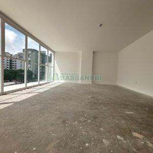 Sala com 41m², 1 vaga, no bairro Lourdes em Caxias do Sul para Comprar