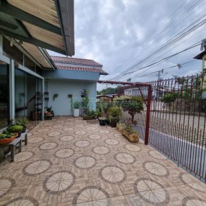 Casa com 255m², 4 dormitórios, 4 vagas, no bairro Diamantino em Caxias do Sul para Comprar