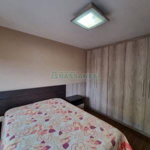 Casa com 255m², 4 dormitórios, 4 vagas, no bairro Diamantino em Caxias do Sul para Comprar