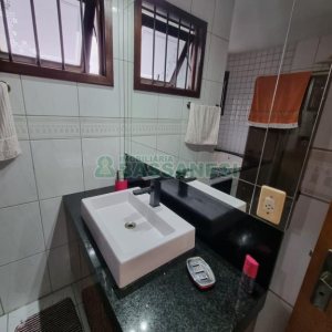 Casa com 255m², 4 dormitórios, 4 vagas, no bairro Diamantino em Caxias do Sul para Comprar