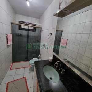 Casa com 255m², 4 dormitórios, 4 vagas, no bairro Diamantino em Caxias do Sul para Comprar
