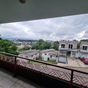 Casa com 255m², 4 dormitórios, 4 vagas, no bairro Diamantino em Caxias do Sul para Comprar