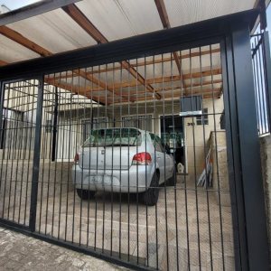 Sobrado Mobiliado com 70m², 2 dormitórios, 1 vaga, no bairro Salgado Filho em Caxias do Sul para Alugar