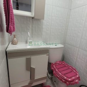 Sobrado Mobiliado com 70m², 2 dormitórios, 1 vaga, no bairro Salgado Filho em Caxias do Sul para Alugar