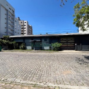 Pavilhão com 825m², no bairro Centro em Caxias do Sul para Alugar