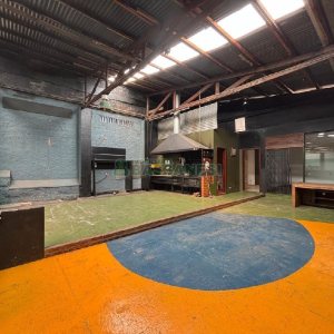 Pavilhão com 825m², no bairro Centro em Caxias do Sul para Alugar