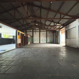 Pavilhão com 825m², no bairro Centro em Caxias do Sul para Alugar