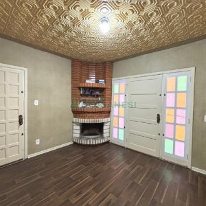 Casa com 165m², 3 dormitórios, 2 vagas, no bairro Cinqüentenário em Caxias do Sul para Comprar