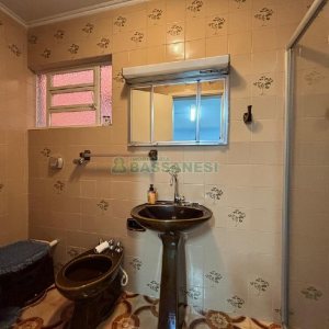 Casa com 165m², 3 dormitórios, 2 vagas, no bairro Cinqüentenário em Caxias do Sul para Comprar