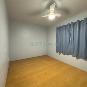 Casa com 165m², 3 dormitórios, 2 vagas, no bairro Cinqüentenário em Caxias do Sul para Comprar