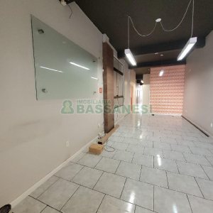 Predio com 370m², no bairro São Pelegrino em Caxias do Sul para Alugar