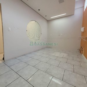 Predio com 370m², no bairro São Pelegrino em Caxias do Sul para Alugar