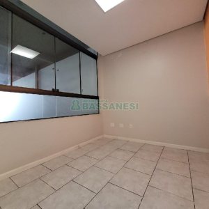 Predio com 370m², no bairro São Pelegrino em Caxias do Sul para Alugar