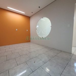 Predio com 370m², no bairro São Pelegrino em Caxias do Sul para Alugar