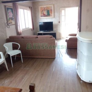 Casa com 140m², 4 dormitórios, 2 vagas, no bairro Petrópolis em Caxias do Sul para Comprar