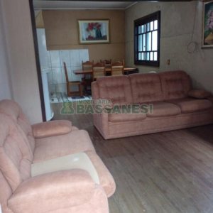 Casa com 140m², 4 dormitórios, 2 vagas, no bairro Petrópolis em Caxias do Sul para Comprar