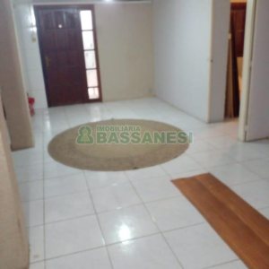 Casa com 140m², 4 dormitórios, 2 vagas, no bairro Petrópolis em Caxias do Sul para Comprar