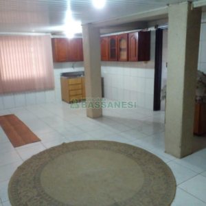 Casa com 140m², 4 dormitórios, 2 vagas, no bairro Petrópolis em Caxias do Sul para Comprar