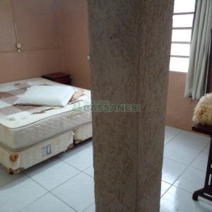 Casa com 140m², 4 dormitórios, 2 vagas, no bairro Petrópolis em Caxias do Sul para Comprar