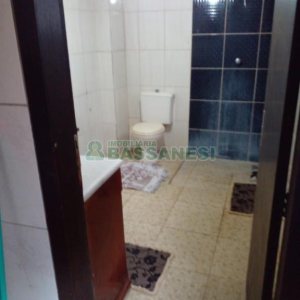 Casa com 140m², 4 dormitórios, 2 vagas, no bairro Petrópolis em Caxias do Sul para Comprar