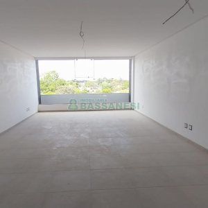 Sala com 55m², no bairro Desvio Rizzo em Caxias do Sul para Alugar
