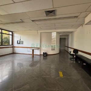 Pavilhão com 3078m², no bairro Distrito Industrial em Caxias do Sul para Alugar
