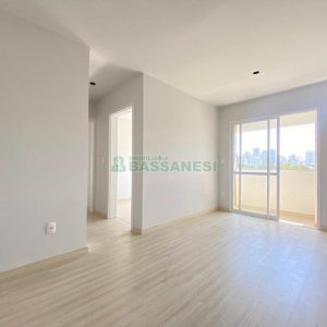 Apartamento com 55m², 2 dormitórios, 1 vaga, no bairro Panazzolo em Caxias do Sul para Comprar