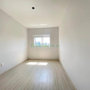 Apartamento com 55m², 2 dormitórios, 1 vaga, no bairro Panazzolo em Caxias do Sul para Comprar
