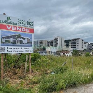 Loja com 1769m², 28 vagas, no bairro Sanvitto em Caxias do Sul para Alugar ou Comprar