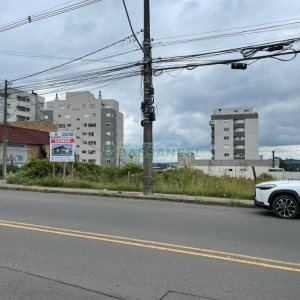 Loja com 1769m², 28 vagas, no bairro Sanvitto em Caxias do Sul para Alugar ou Comprar