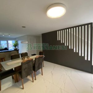 Casa Mobiliada com 110m², 2 dormitórios, 2 vagas, no bairro Esplanada em Caxias do Sul para Comprar